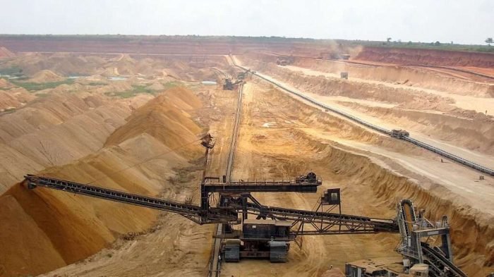 1024px-Togo_phosphates_mining 1024px-Togo_phosphates_mining