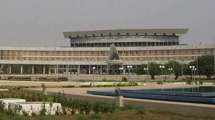 Buildings_in_Lomé_(6717151255)