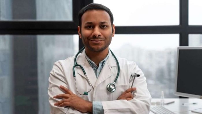 front-view-doctor-working-clinic