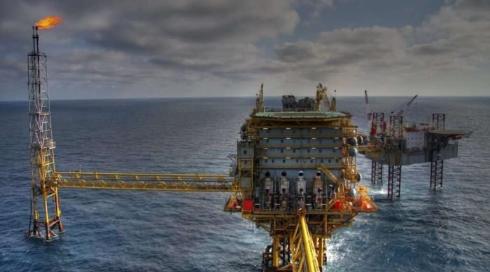rig-oil-industry-work-sea-small